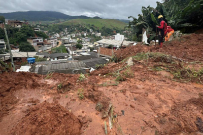 Família morre soterrada após deslizamento durante temporal no Paraná