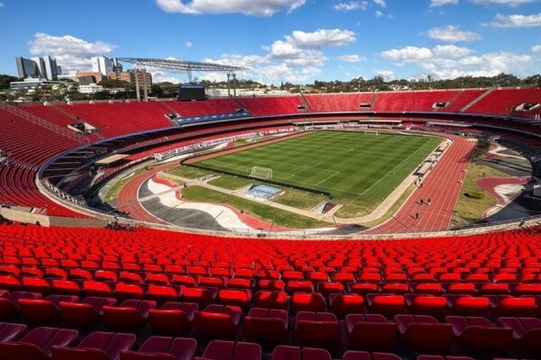 São Paulo paga salários atrasados de parte do elenco profissional e da base