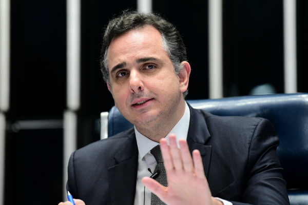 Senado aprova indicação de Pacheco para TCU