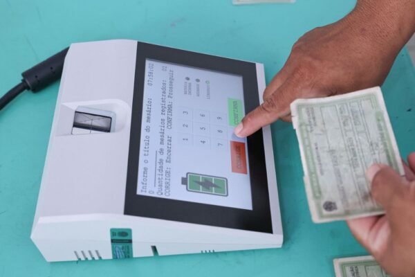 Dá para votar sem título de eleitor? Veja o que precisa levar no dia da votação