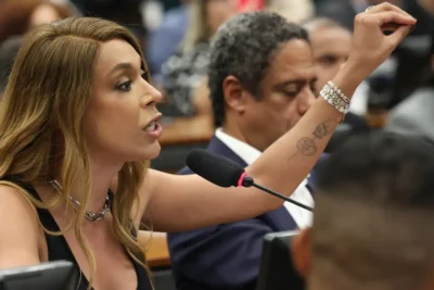 Erika Hilton pede CPI para investigar interferência de big techs nas eleições