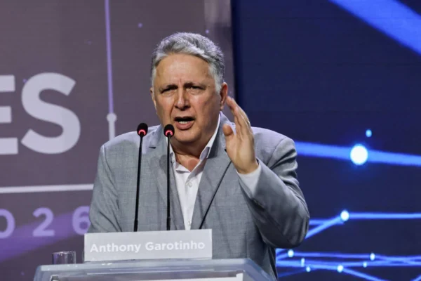 Desistência de Garotinho não apaga votos nem muda resultado automaticamente, diz jurisprudência do TSE