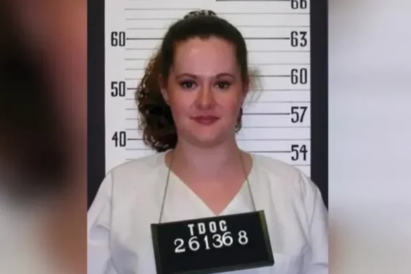 Defesa de Christa Pike pede prisão perpétua após falha em execução nos EUA