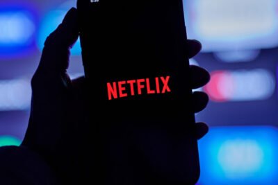 A Netflix perdeu US$ 135 bilhões. Agora, precisa de novos sucessos para reverter a queda