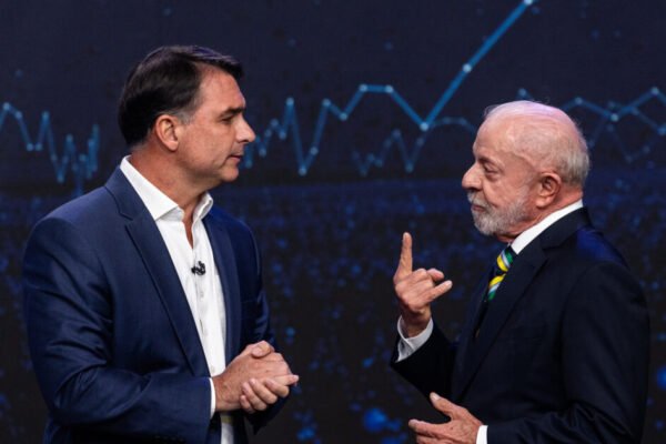 Quaest: Flávio Bolsonaro tem 45% e Lula, 44% a quatro dias do segundo turno
