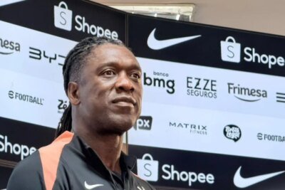 Diretor do Corinthians avalia trabalho de Seedorf: “Surpreendeu a todos”
