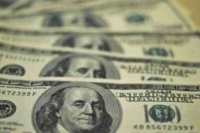 Dólar vai a R$ 5,44 e tem maior alta desde dezembro de 2025