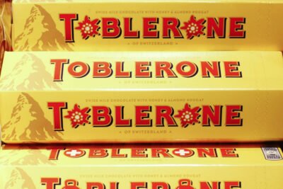 Fabricante do Toblerone processa marca de chocolate vegano por formato de barra