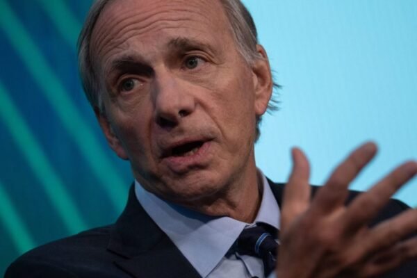 China e Japão podem aumentar ainda mais volatilidade dos Treasuries, alerta Ray Dalio