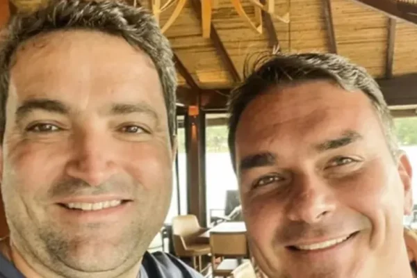 Flávio tinha conta com advogado suspeito de lavar dinheiro do INSS, diz site