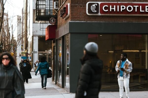 Por que a Starbucks estuda comprar uma rede de comida mexicana por US$ 41 bilhões