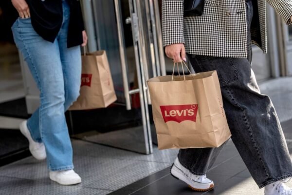 Como a Levi’s ganhou força com a volta do apelo dos anos 90