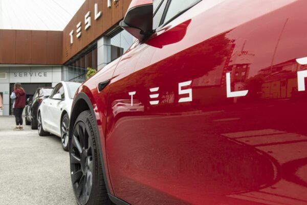 Eles pagaram até US$ 250 mil e esperaram nove anos. O Roadster da Tesla vai corresponder ao hype?