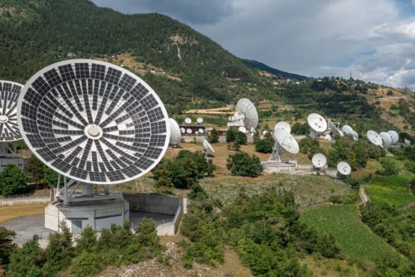 Conexão via satélite no celular ganha espaço no Brasil. Entenda os desafios
