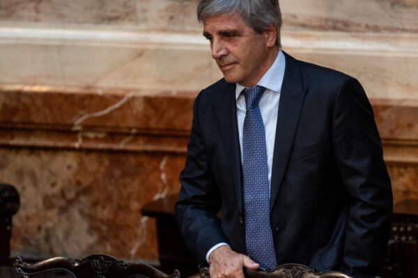 Argentina pode recorrer à China para financiar dívida de US$ 5 bilhões em 2027