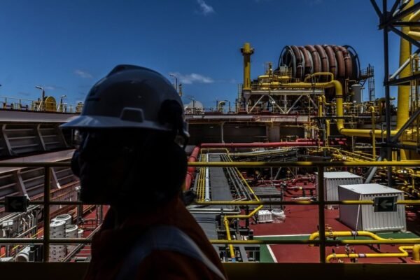 Petrobras arremata 21 blocos em leilão da ANP e pagará R$ 3,2 bilhões