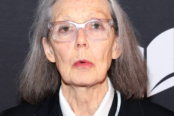 Nobel de Literatura 2026 vai para a escritora Anne Carson