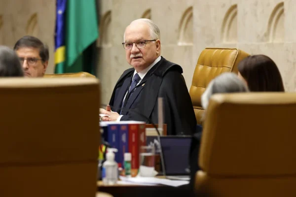 Fachin atende a pedido de Kassio e cria regra para evitar escolha de relatores no STF