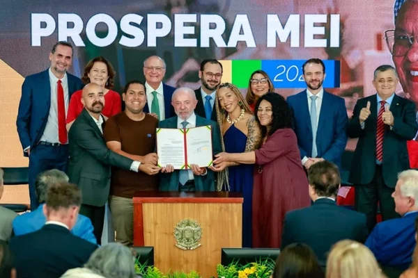 O que se sabe sobre o Pix MEI, benefício de até R$ 5.000 para microempreendedores anunciado por Lula