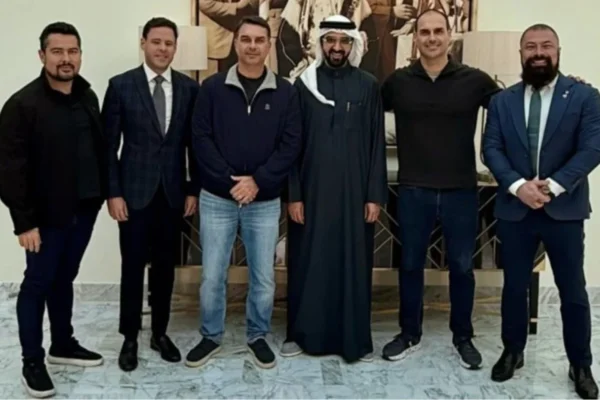 As viagens de Flávio e Eduardo Bolsonaro ao Bahrein