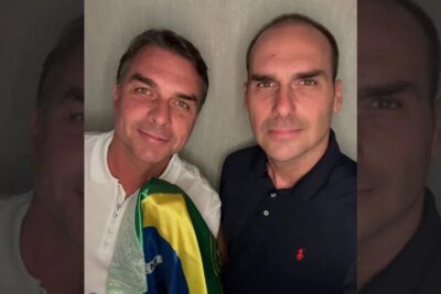 Eduardo publica foto ao lado de Flávio: ‘Não desistiremos do Brasil’