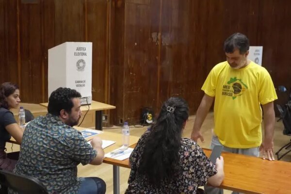 Eleitores brasileiros em Lisboa vão às urnas