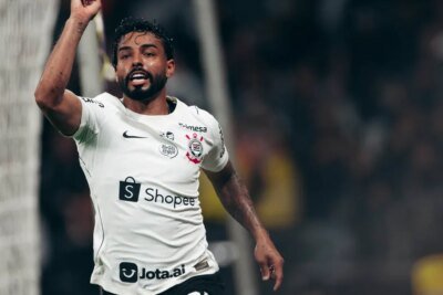 Corinthians bate Mirassol e volta a vencer após 10 jogos