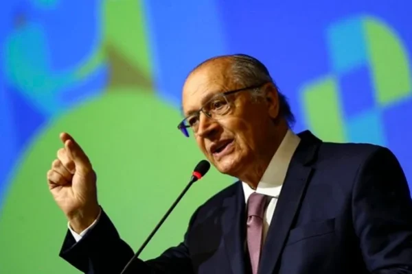 Campanha de Lula planeja ampliar presença de Alckmin em entrevistas regionais