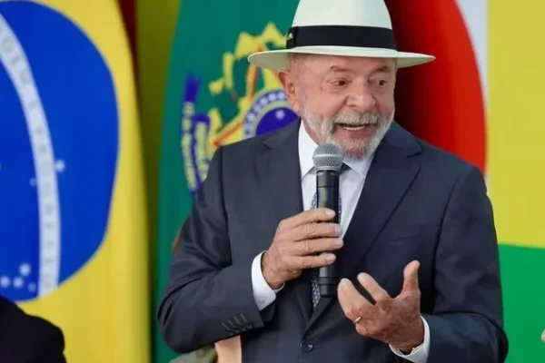 Campanha de Lula divide territórios e mobiliza deputados em SP e MG