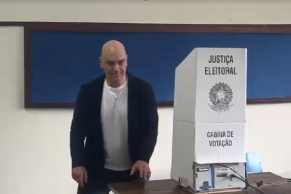 Ministro do STF, Alexandre de Moraes vota no 2º turno em São Paulo
