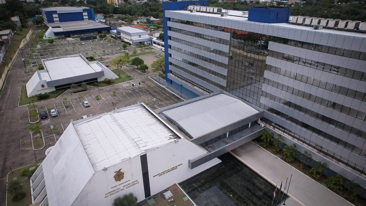 Fachada oficial da Assembleia Legislativa do Estado do Amazonas em Manaus.