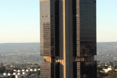 Banco Central aperta regras e trava Pix no crédito no país