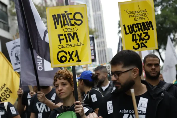 Governo quer expor aliados de Flávio em votação do fim da escala 6×1