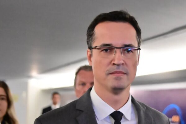 TSE proíbe coligação de Deltan de fazer campanha para o político ao Senado