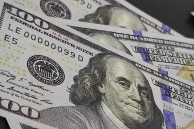 Dólar cai a R$ 5,35 após alta de 8,21% registrada na 2ª feira