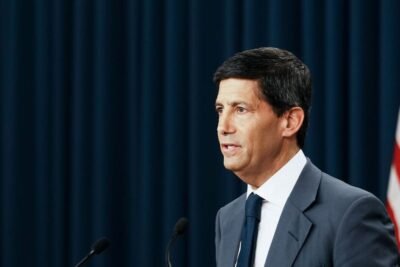 Sob nova direção, Fed muda calendário e terá menos decisões sobre juros a partir de 2027