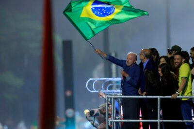 Vitória de Lula e expectativa de juros altos travam US$ 6 bilhões em potenciais ofertas de ações