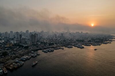Manaus amanhece com o ar mais poluído do Brasil nesta sexta