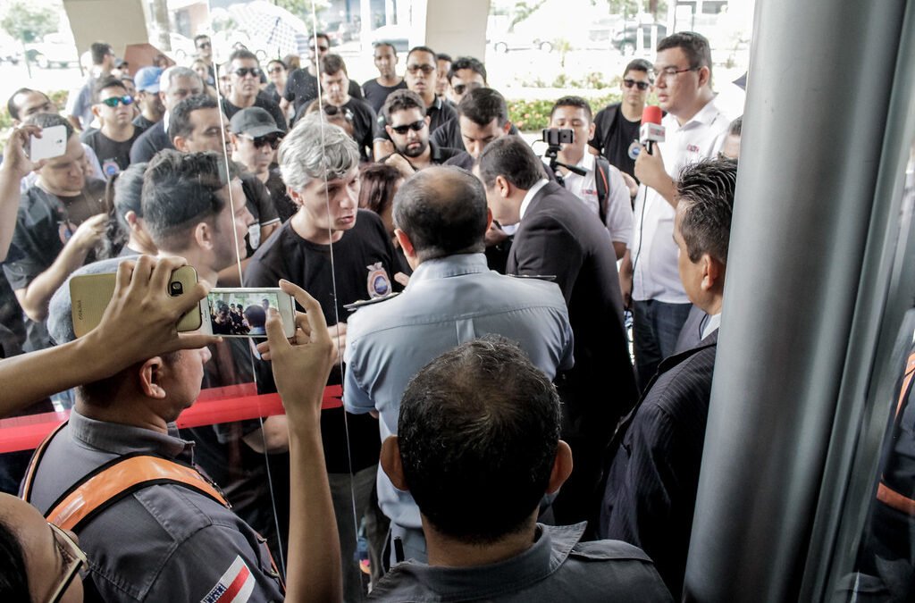Policiais civis e investigadores em sede policial no Amazonas. Foto: Divulgação / PC-AM