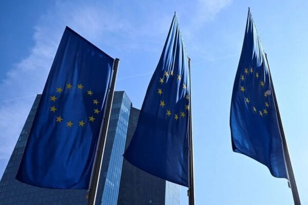 Inflação na zona do euro sobe acima do esperado e mantém pressão sobre BCE
