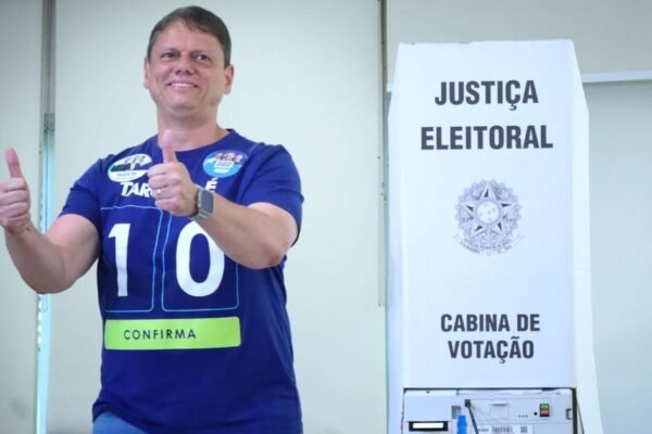 Tarcísio de Freitas é reeleito governador do estado de SP