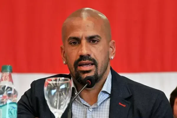 Presidente do Estudiantes rebate ação do Flamengo: “Não corremos riscos”
