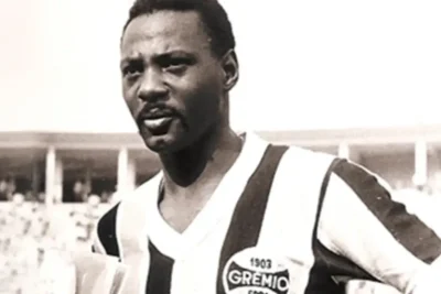 Há 52 anos, o lateral esquerdo Everaldo foi o primeiro tricampeão a falecer